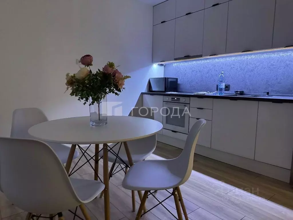 2-к кв. Новосибирская область, Новосибирск ул. Есенина, 67 (74.0 м) - Фото 1