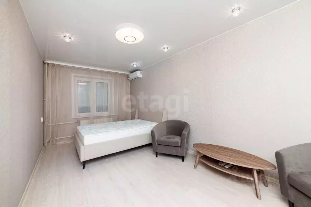 1-к кв. Курганская область, Курган Заозерный жилрайон, 7-й мкр, 23 ... - Фото 1