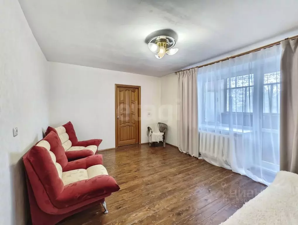 3-к кв. Тюменская область, Тюмень ул. Дружбы, 167 (61.0 м) - Фото 1