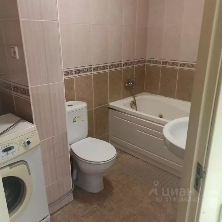 1-к кв. Омская область, Омск просп. Комарова, 27/2 (37.0 м) - Фото 1