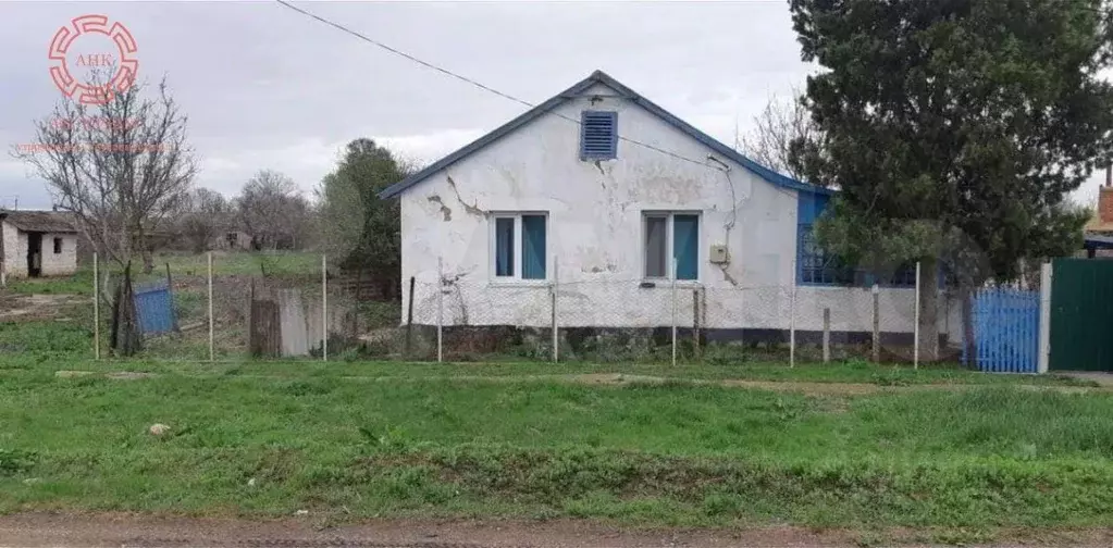 Дом в Крым, Советский район, с. Некрасовка ул. Октябрьская (58 м) - Фото 1