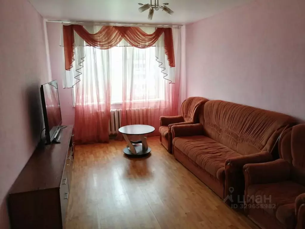 2-к кв. Брянская область, Брянск ул. Челюскинцев, 4 (46.5 м) - Фото 1