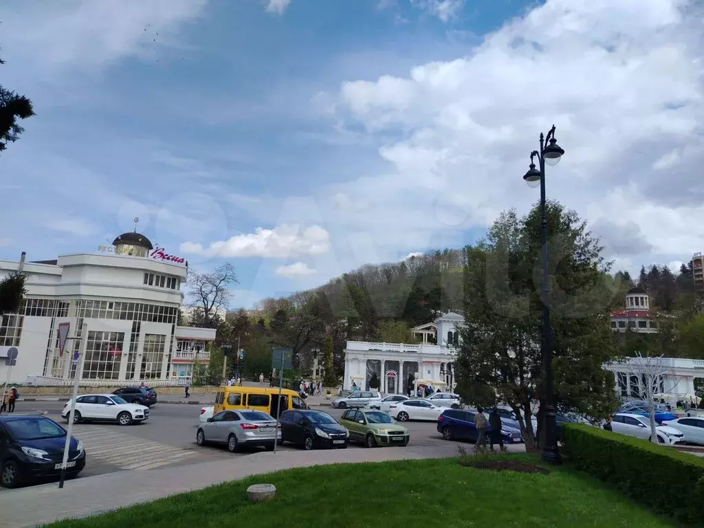 Комната 28 м в 1-к., 1/2 эт. - Фото 0