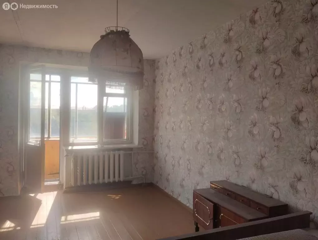 3-комнатная квартира: Еманжелинск, улица Чкалова, 4 (61.3 м) - Фото 1