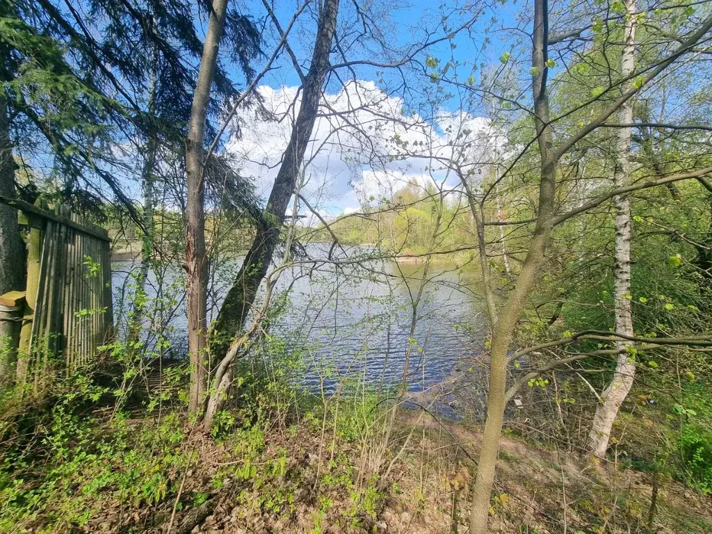 Участок в Московская область, Домодедово городской округ, д. Красное ... - Фото 0
