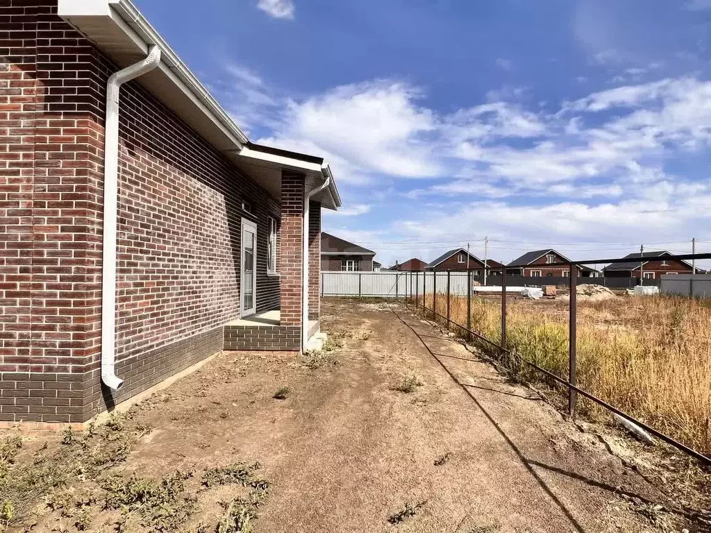 Дом в Ростовская область, Неклиновский район, с. Новобессергеневка ул. ... - Фото 2