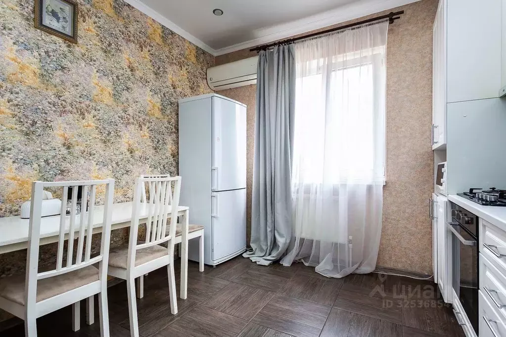 2-к кв. Адыгея, Тахтамукайский район, Яблоновский пгт ул. Гагарина, ... - Фото 1