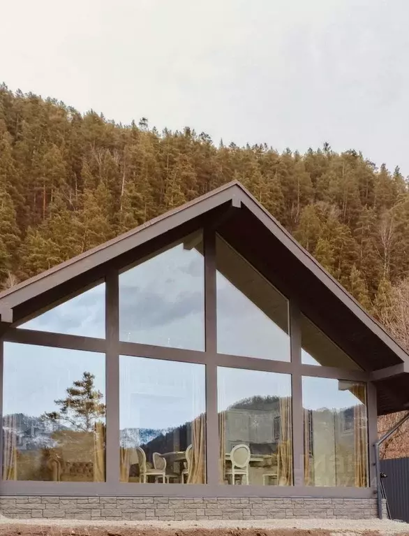 Дом в Алтай, Чемальский район, Элекмонарское с/пос, с. Элекмонар ул. ... - Фото 1