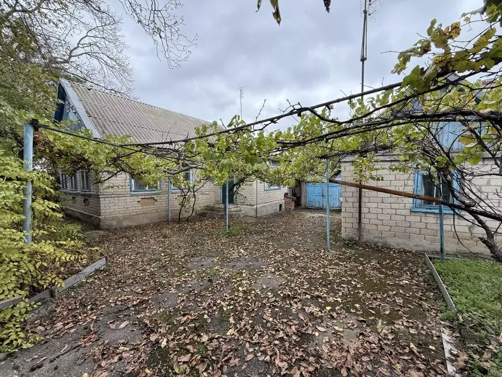 Дом в Ставропольский край, Георгиевский муниципальный округ, пос. ... - Фото 1