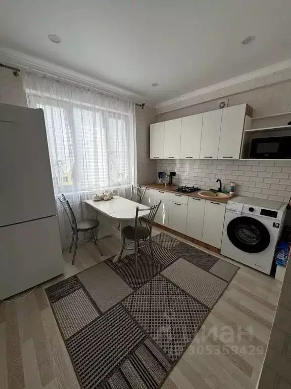 1-к кв. Дагестан, Каспийск Комсомольская ул., 7 (45.0 м) - Фото 0
