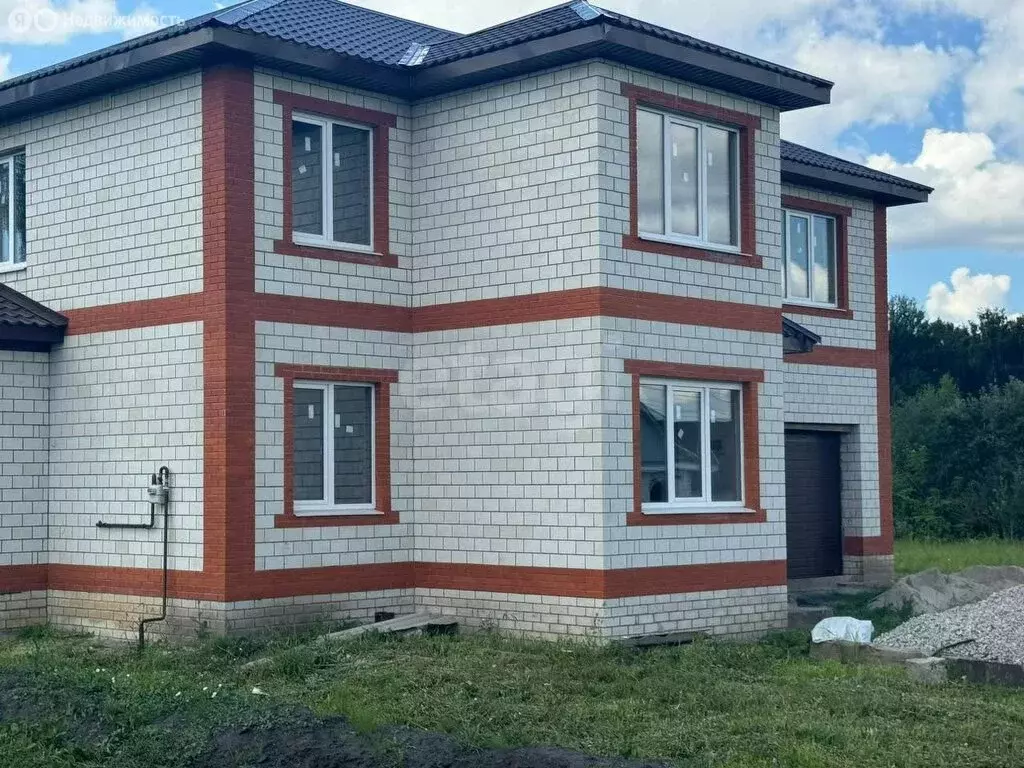 Дом в Выгоничи, улица Космонавтов (192.9 м) - Фото 1