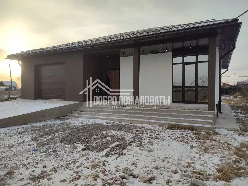 Дом в Хакасия, Усть-Абаканский район, с. Зеленое ул. Малиновая, 28 ... - Фото 1