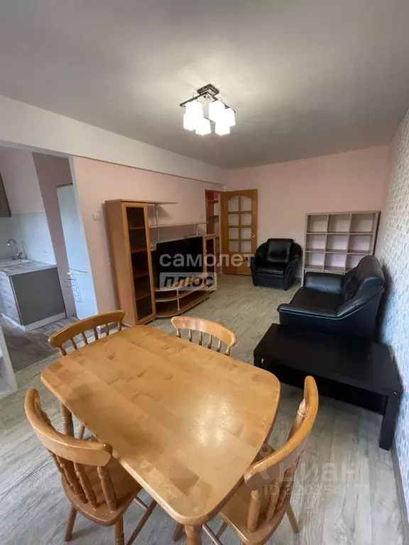 3-к кв. Омская область, Омск ул. Малиновского, 11 (63.3 м) - Фото 1