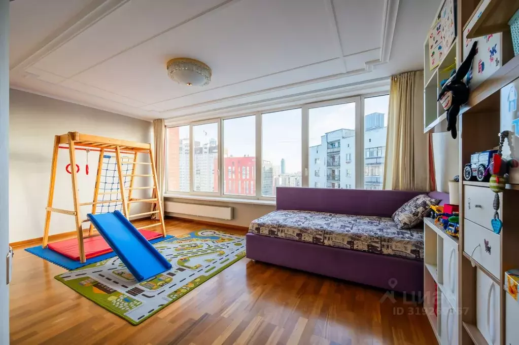 6-к кв. Свердловская область, Екатеринбург ул. Московская, 1 (229.7 м) - Фото 0