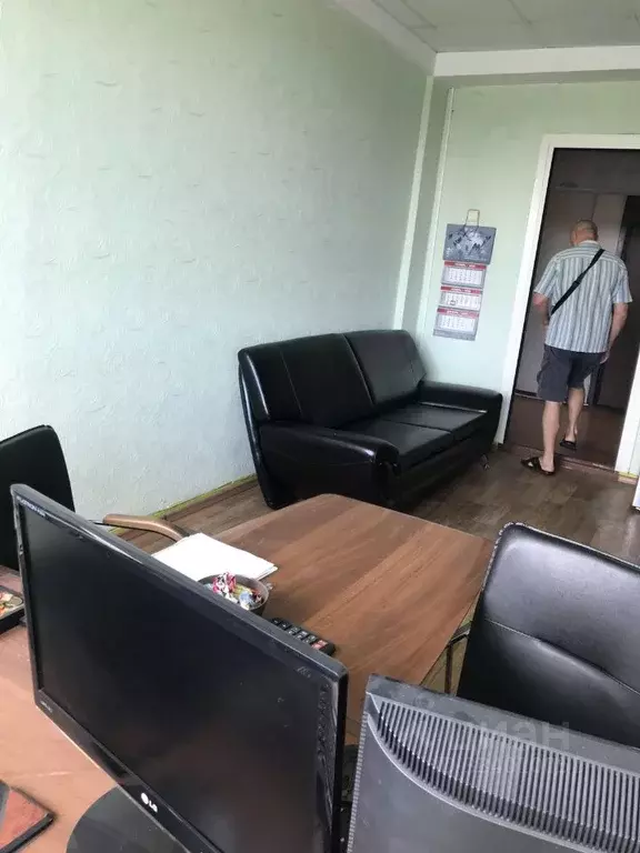 Помещение свободного назначения в Омская область, Омск просп. ... - Фото 2