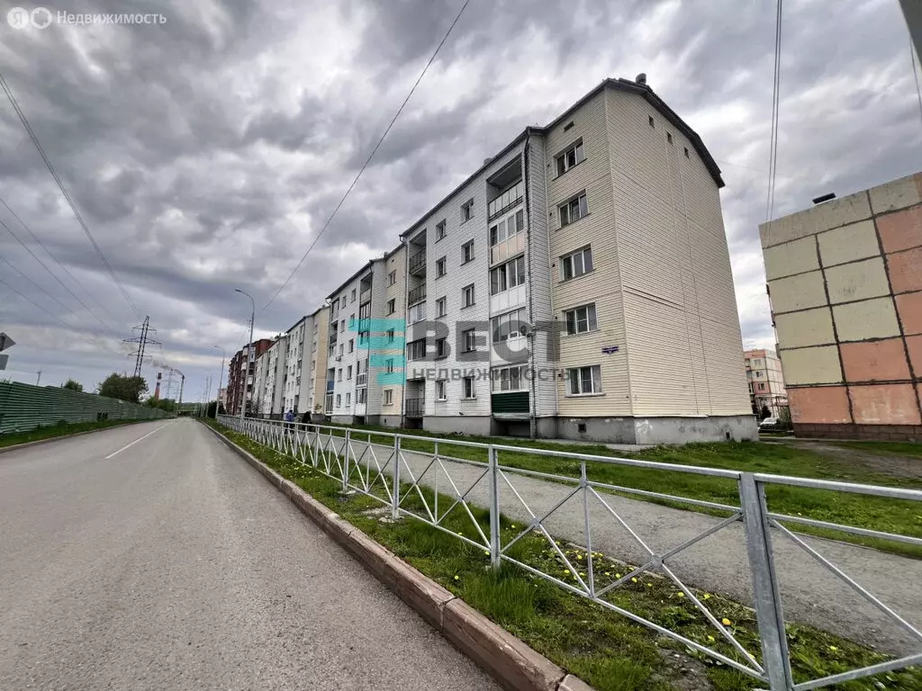 3-комнатная квартира: Полысаево, улица Молодогвардейцев, 24 (78.8 м) - Фото 0