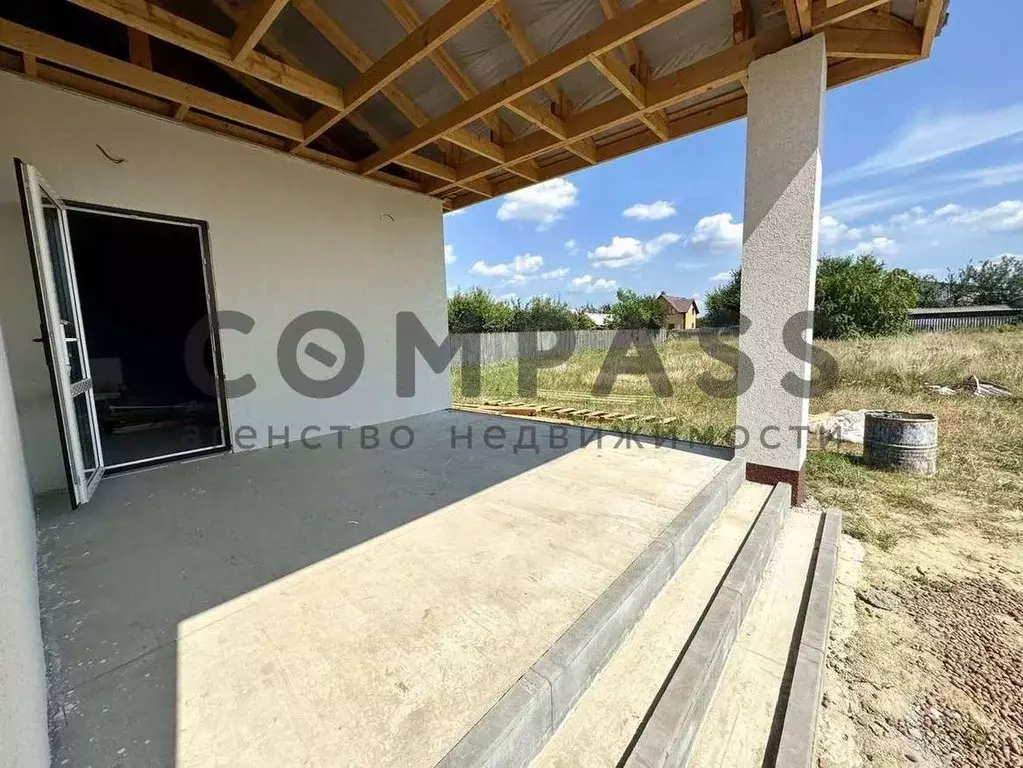 Дом в Белгородская область, Корочанский район, Мелиховское с/пос, с. ... - Фото 2
