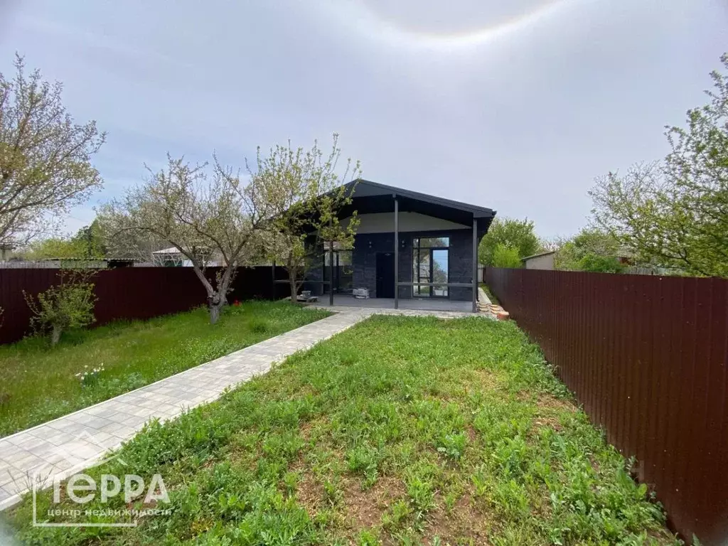 Дом в Крым, Сакский район, Новофедоровка пгт ул. Героев (62 м) - Фото 1