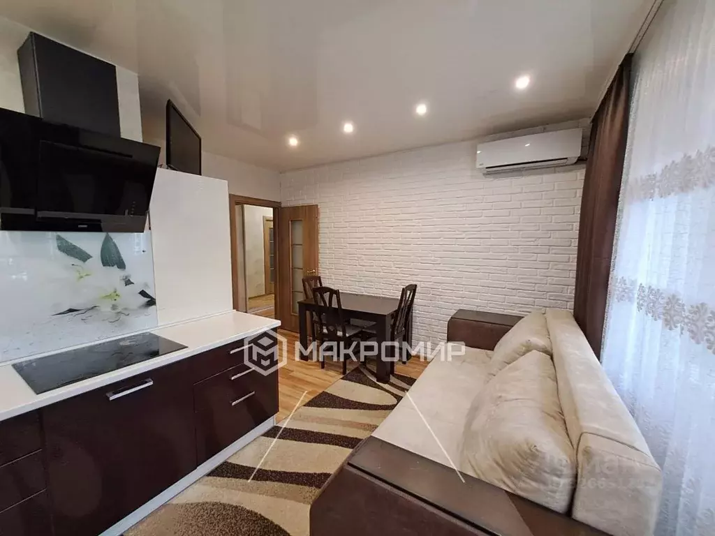 2-к кв. Челябинская область, Челябинск Новороссийская ул., 9 (64.4 м) - Фото 1