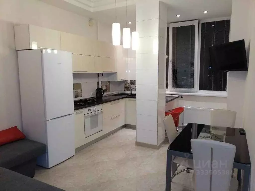 1-к кв. Крым, Симферополь ул. Тренева, 21 (50.0 м) - Фото 1