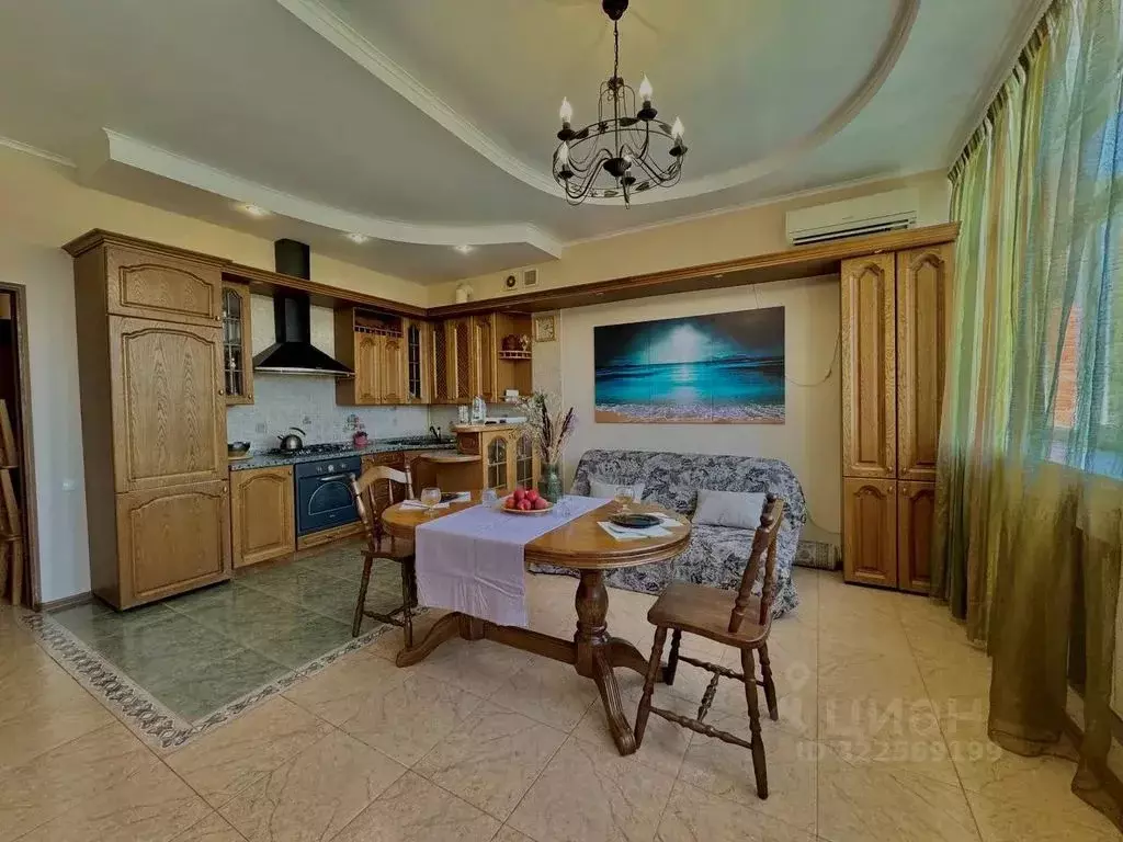 2-к кв. Краснодарский край, Геленджик ул. Савицкого, 2А (85.0 м) - Фото 0