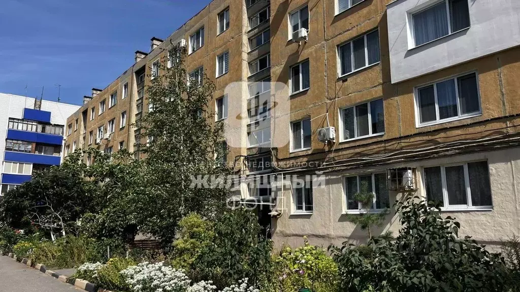2-к кв. Саратовская область, Энгельс Энгельс-1 мкр, 61 (47.2 м) - Фото 0
