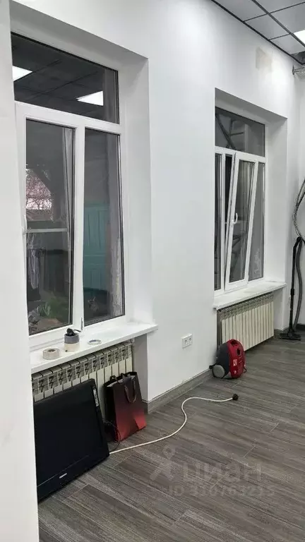 Помещение свободного назначения в Краснодарский край, Краснодар пос. ... - Фото 0