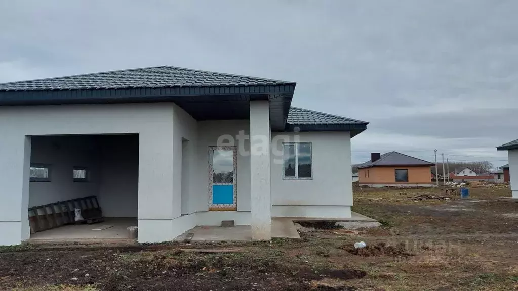 Дом в Башкортостан, Стерлитамакский район, Казадаевский сельсовет, с. ... - Фото 2