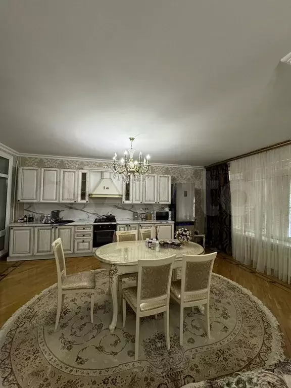 3-к. квартира, 130 м, 1/5 эт. - Фото 1
