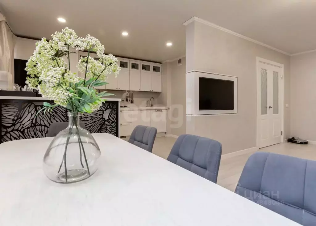 2-к кв. Свердловская область, Екатеринбург ул. Рощинская, 50 (100.1 м) - Фото 1