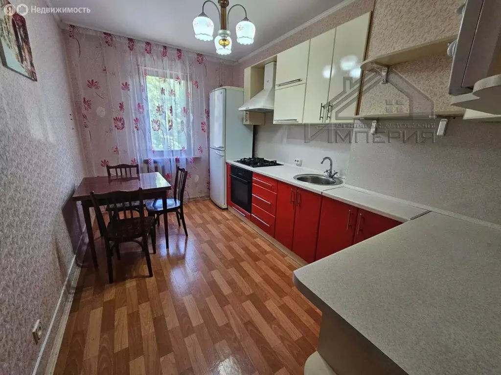 3-комнатная квартира: Казань, улица Голубятникова, 13 (65.5 м) - Фото 0