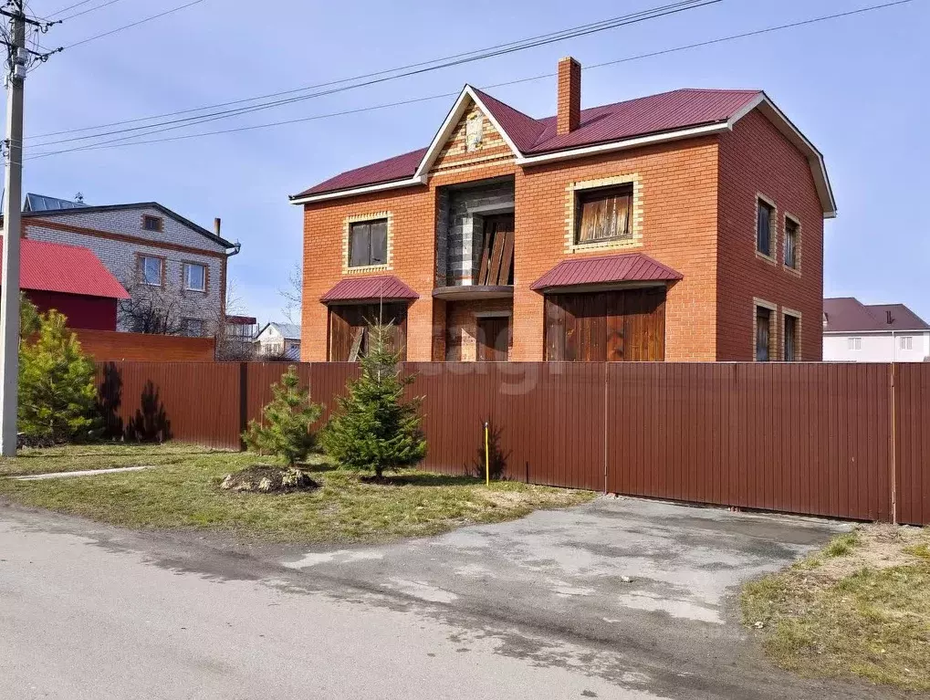 Дом в Тюменская область, Тюмень ул. 4-я Северная (310 м) - Фото 1