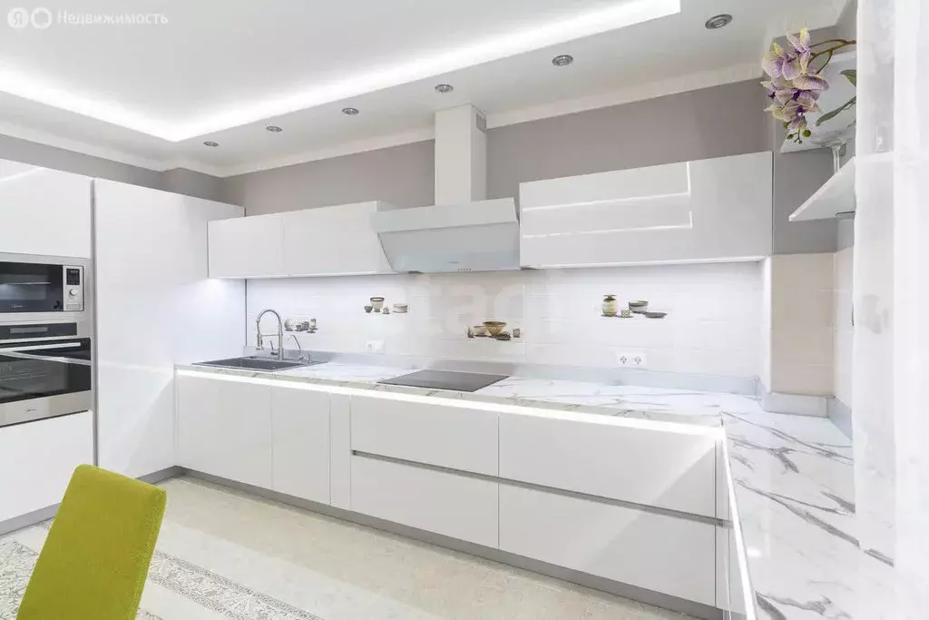 3-комнатная квартира: Тюмень, улица Федюнинского, 64 (94.9 м) - Фото 1