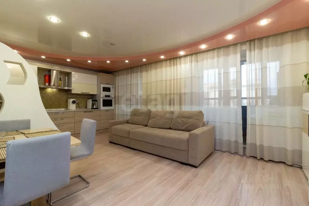 3-к кв. Красноярский край, Красноярск ул. Демьяна Бедного, 11 (81.7 м) - Фото 1