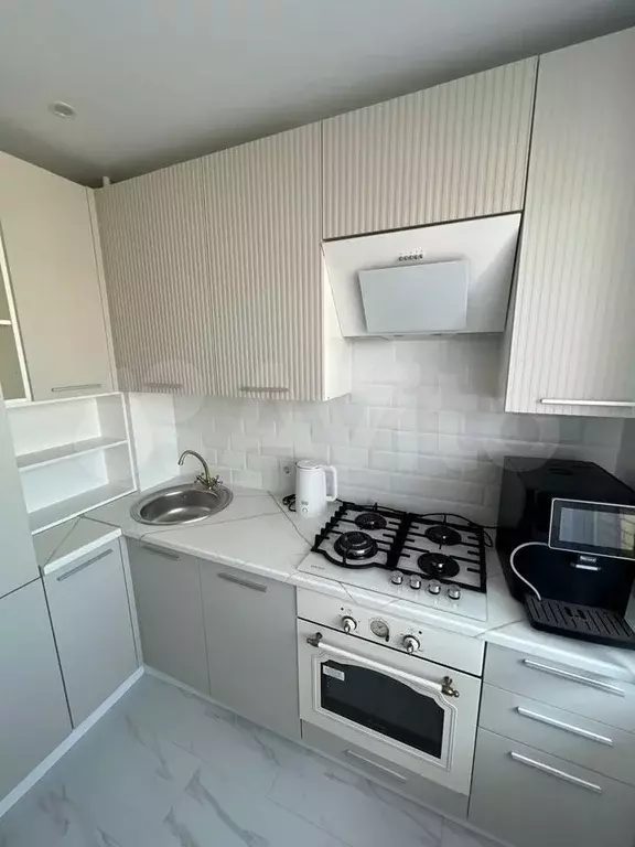 2-к. квартира, 60 м, 9/10 эт. - Фото 1