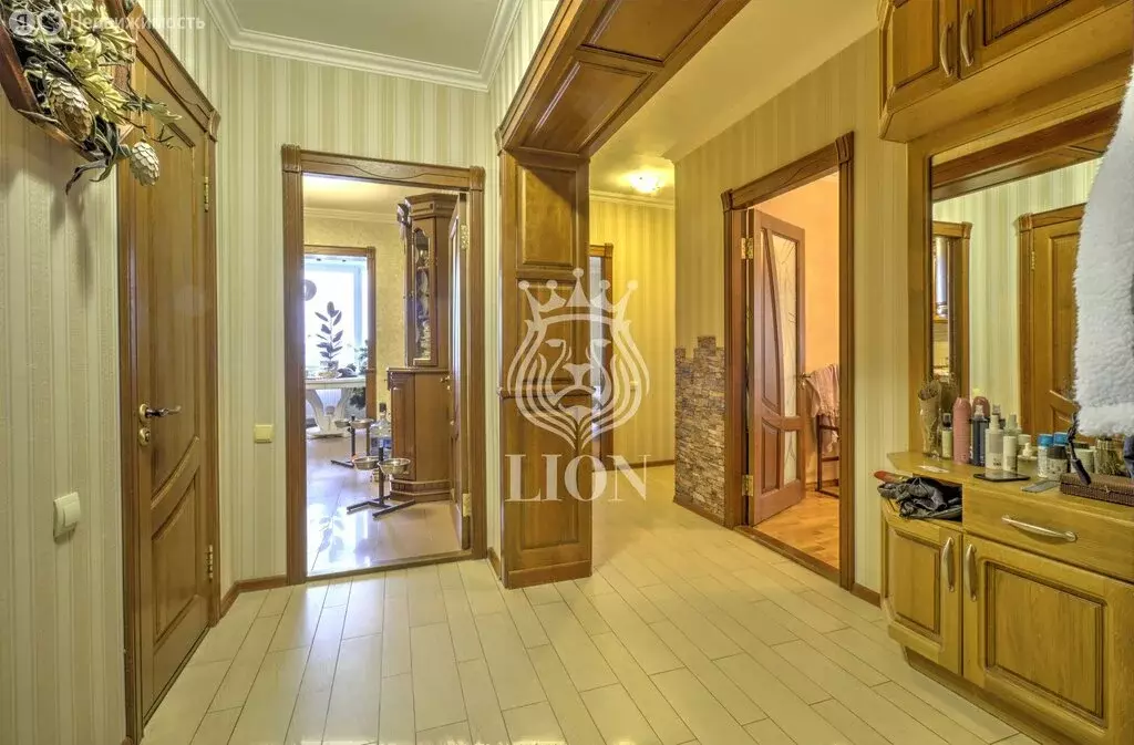 3-комнатная квартира: Алушта, улица 60 лет СССР, 18 (90.8 м) - Фото 1
