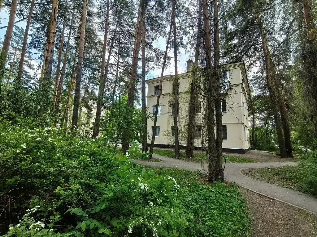 Продается 3-комнатная квартира - Фото 1