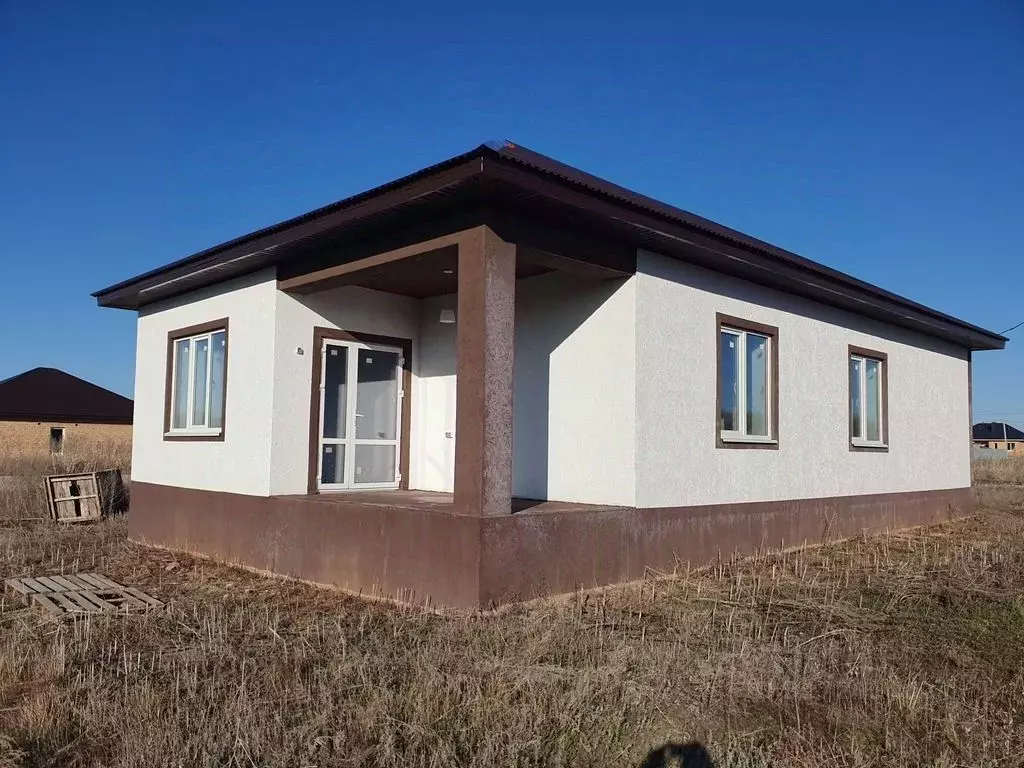 Дом в Оренбургская область, Оренбургский район, с. Подгородняя ... - Фото 0
