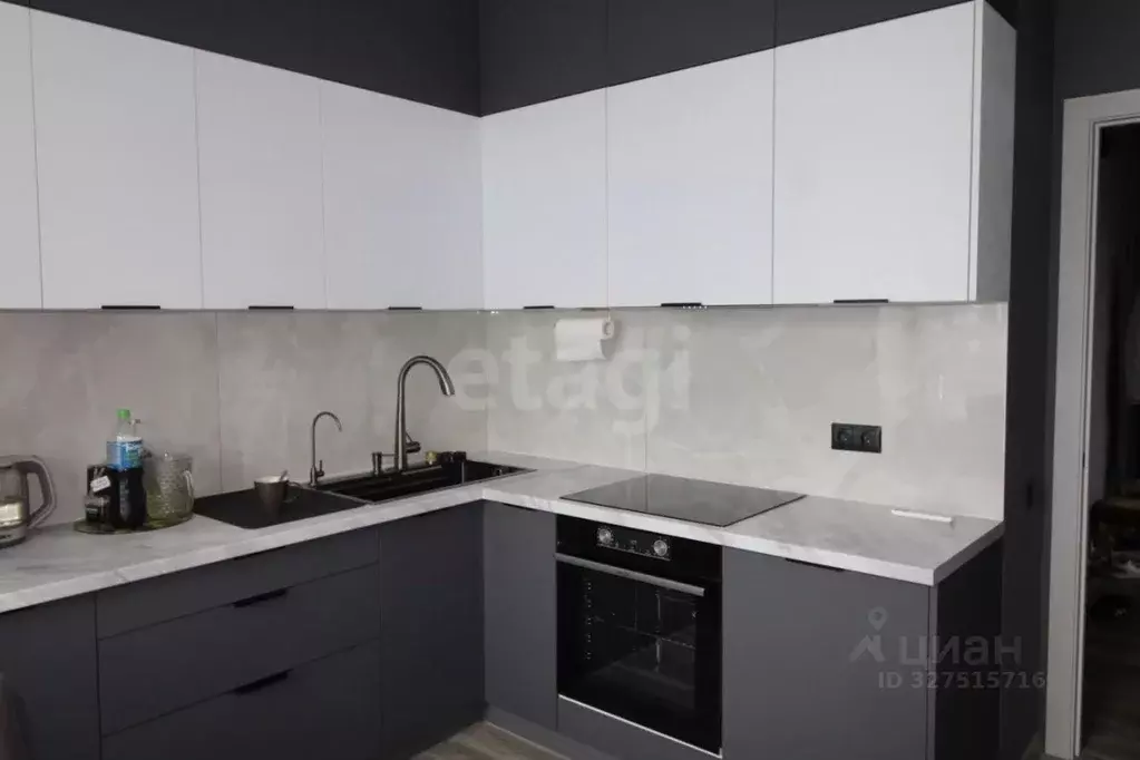 3-к кв. Тюменская область, Тюмень ул. Фармана Салманова, 23 (62.8 м) - Фото 1