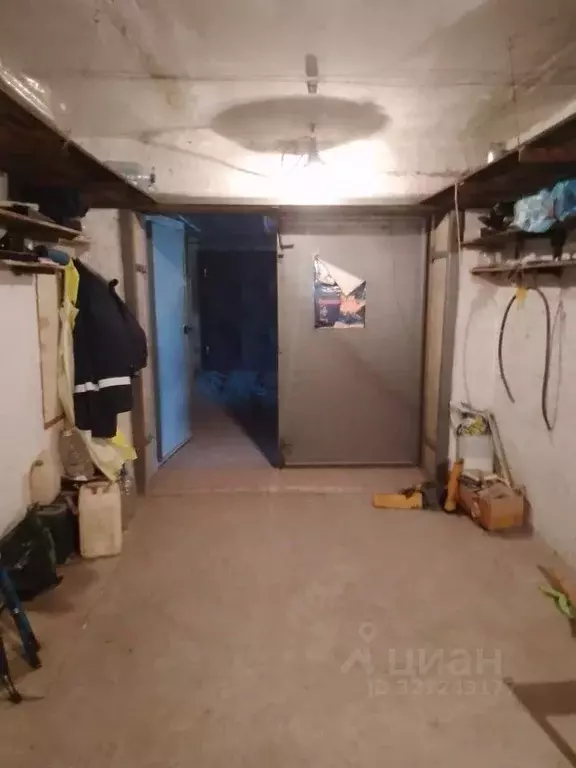 Гараж в Крым, Евпатория пл. Театральная (18 м) - Фото 2