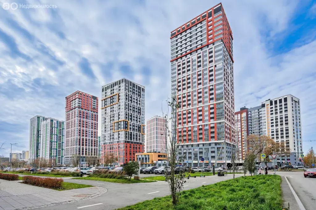 3-комнатная квартира: Екатеринбург, Московская улица, 190 (93.7 м) - Фото 1