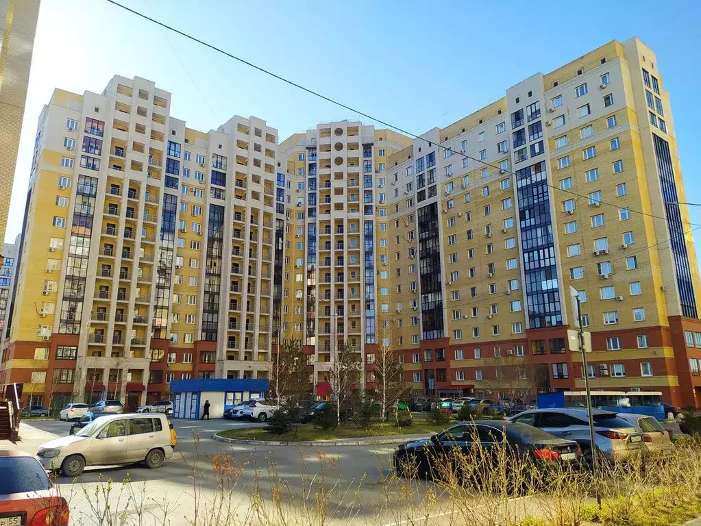 2-к кв. Омская область, Омск ул. Красный Путь, 105к1 (55.0 м) - Фото 0