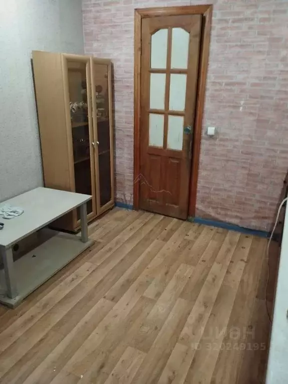 Дом в Курская область, Горшеченский район, Куньевский сельсовет, с. ... - Фото 1