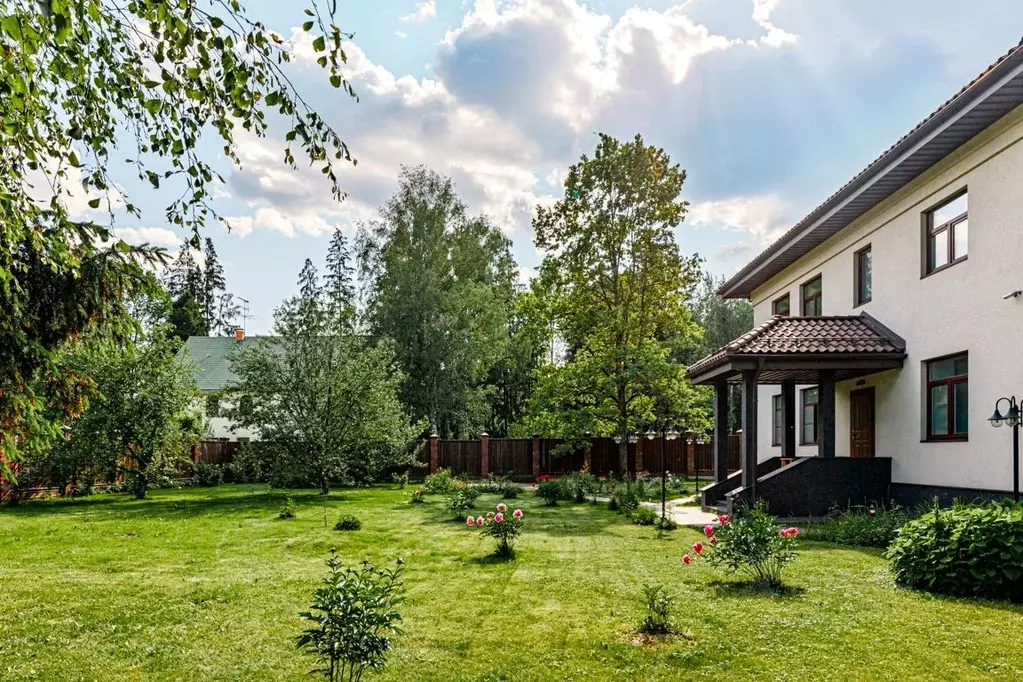 Дом в Московская область, Одинцовский городской округ, с. Жаворонки ... - Фото 1