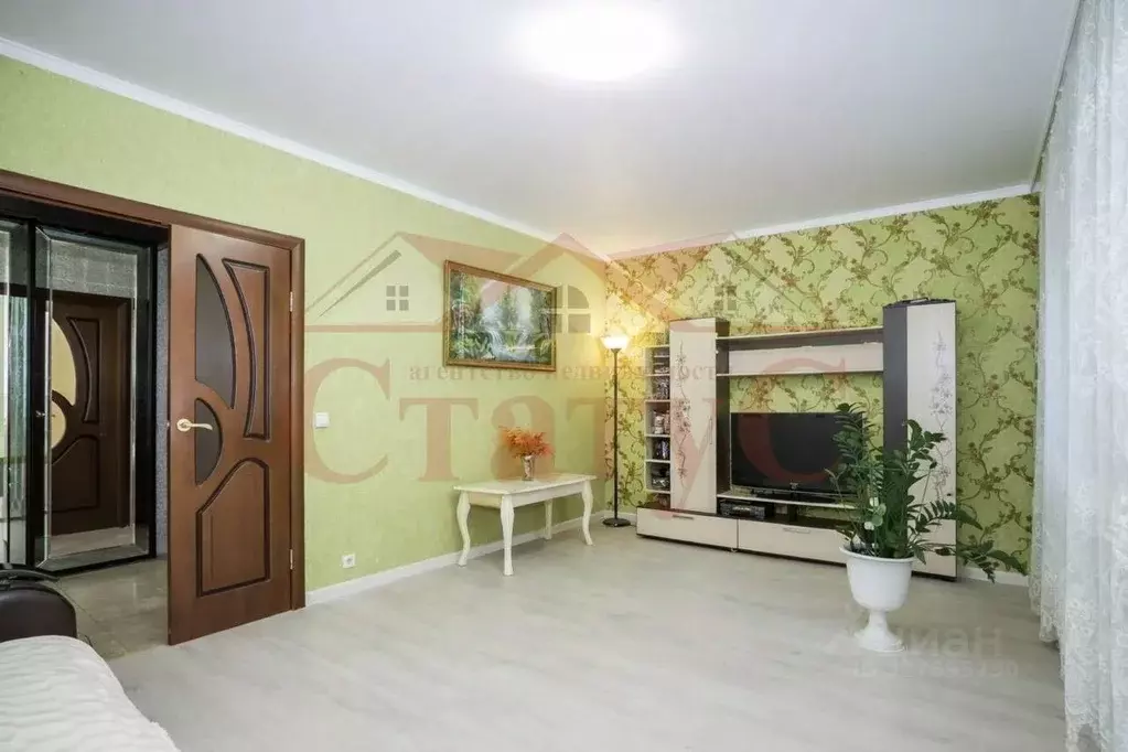 2-к кв. Белгородская область, Старый Оскол Космос мкр, 14 (65.0 м) - Фото 2