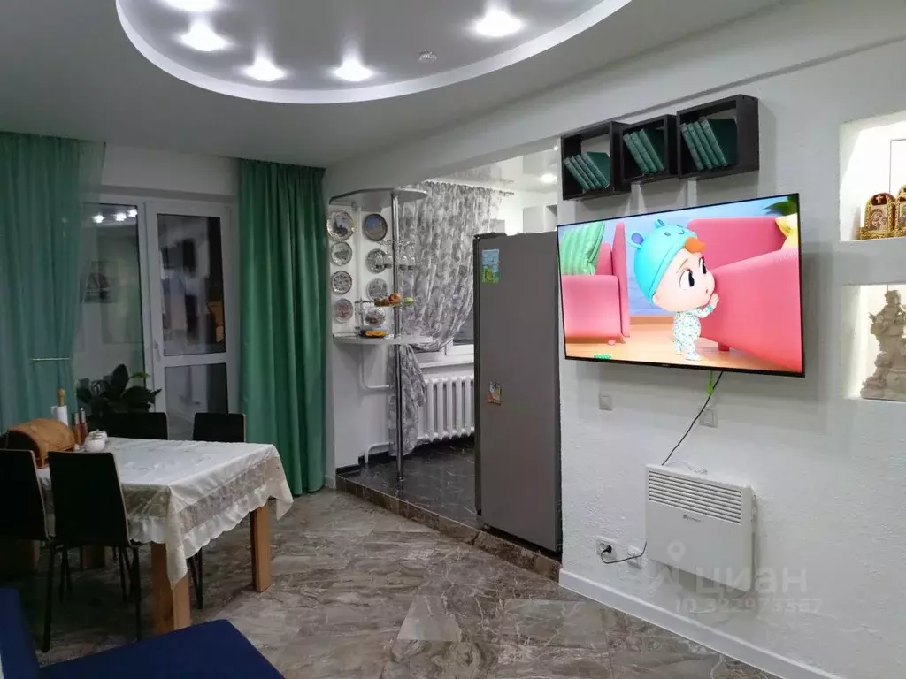 3-к кв. Омская область, Омск Городок Нефтяников мкр, ул. 50 лет ... - Фото 1