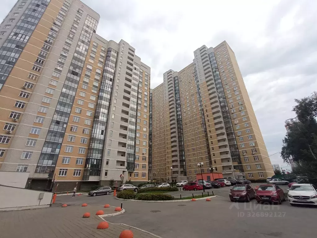 1-к кв. Свердловская область, Екатеринбург ул. 8 Марта, 188 (46.0 м) - Фото 1