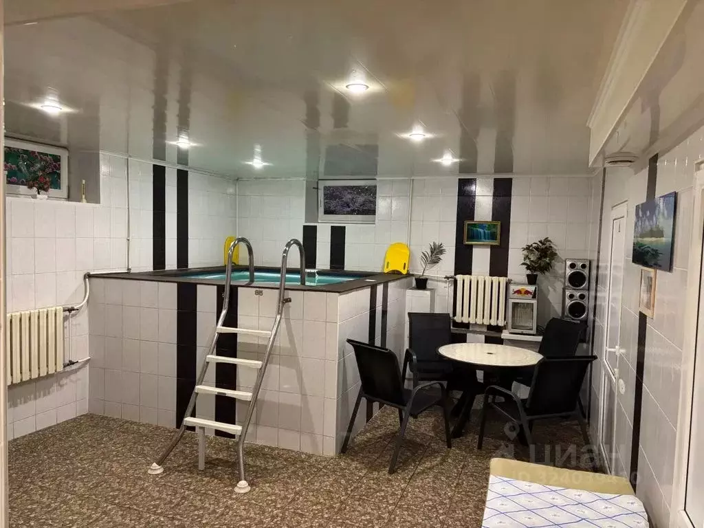 Дом в Самарская область, Самара ул. Энтузиастов, 38 (240 м) - Фото 0