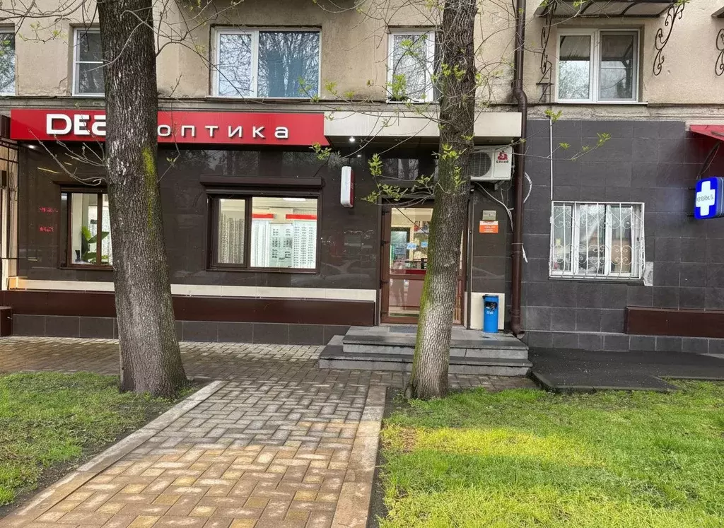 Торговая площадь в Северная Осетия, Владикавказ ул. Ватутина, 62 (82 ... - Фото 1
