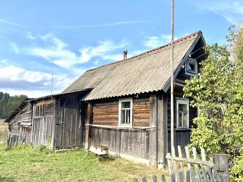 Дом в Ленинградская область, Тихвинский район, Ганьковское с/пос, д. ... - Фото 0